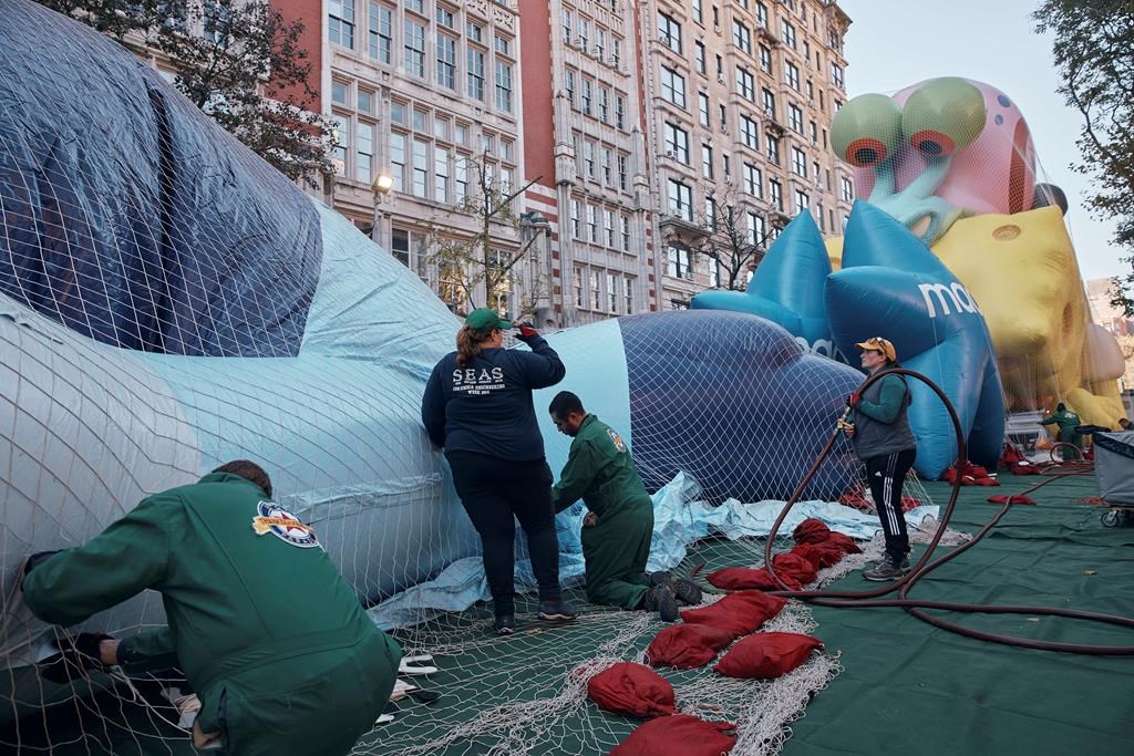 New York prepares for the Thanksgiving parade